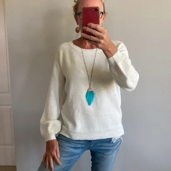 White Long Sleeve Crew Neck Sweater - Picture 3 of 10